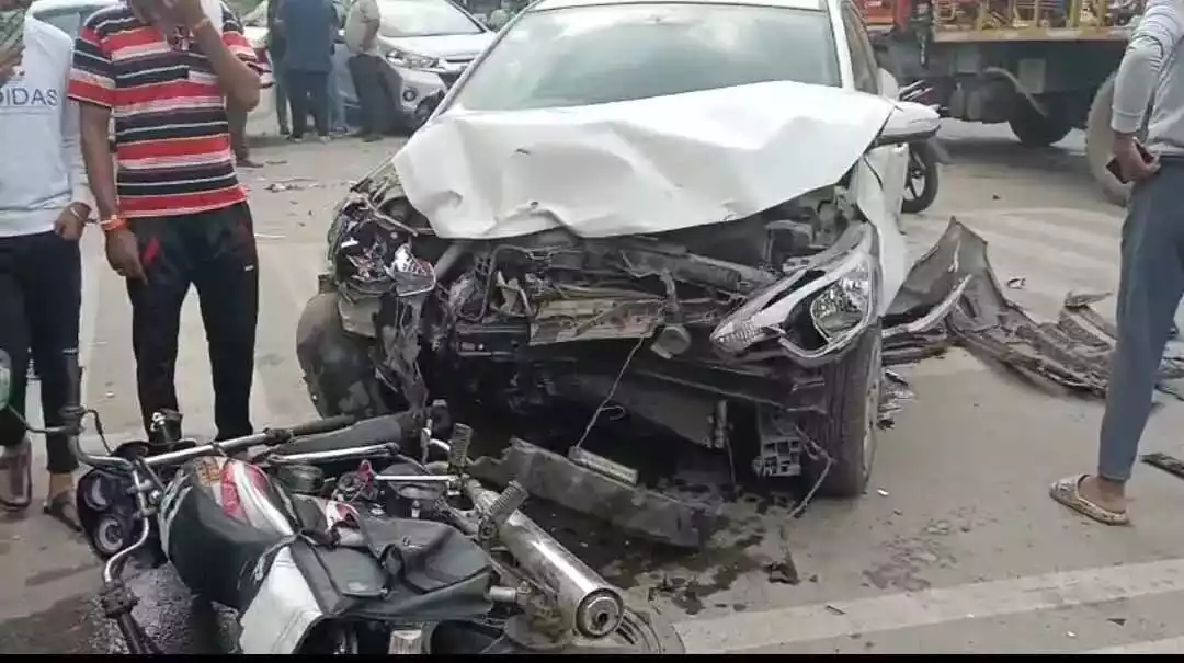 भारत माता चौक पर सड़क दुर्घटना